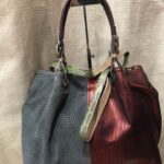 Δερμάτινη τσάντα ώμου και χιαστή σε multi χρώμα